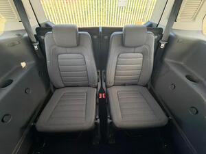 Photo 22 of this Ford Grand Tourneo Connect
