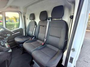 Photo 40 of this Citroen Relay