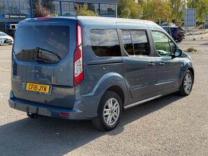 Photo 8 of this Ford Grand Tourneo Connect