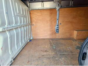 Photo 37 of this Citroen Relay