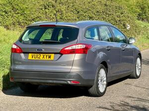 Photo 3 of this Ford Focus