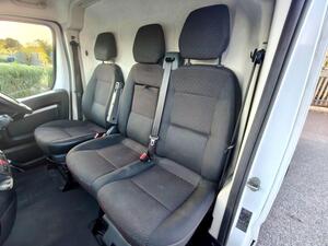 Photo 39 of this Citroen Relay