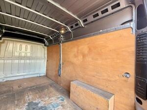 Photo 34 of this Citroen Relay