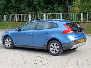 2014 Volvo V40 Cross Country SE