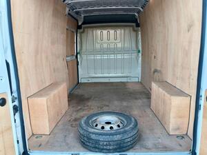 Photo 34 of this Citroen Relay
