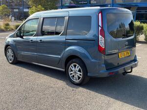 Photo 5 of this Ford Grand Tourneo Connect