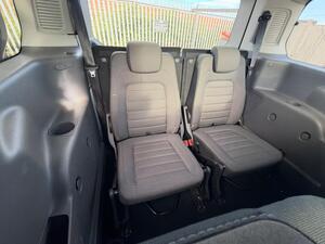 Photo 21 of this Ford Grand Tourneo Connect