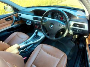 Photo 9 of this BMW 3 Series