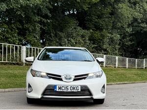 2015 Toyota Auris Excel