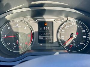 Photo 32 of this Audi Q3