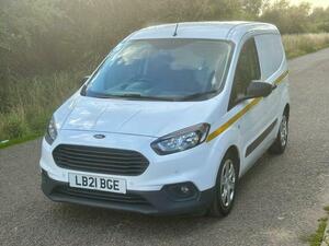 Photo 2 of this Ford Transit Courier