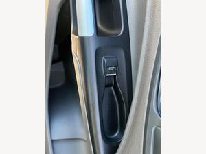 Photo 27 of this Ford Grand Tourneo Connect