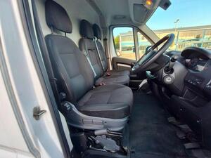 Photo 9 of this Citroen Relay