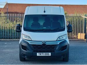 Photo 2 of this Citroen Relay