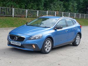 2014 Volvo V40 Cross Country SE