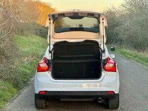 Photo 7 of this Ford Focus