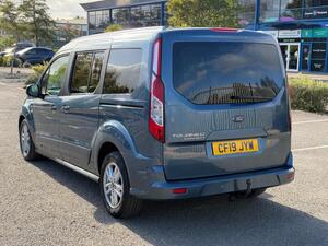 Photo 4 of this Ford Grand Tourneo Connect