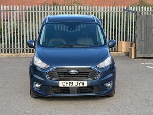 Photo 2 of this Ford Grand Tourneo Connect