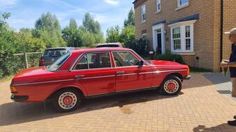 1983 Mercedes-Benz 200 2.0 4dr