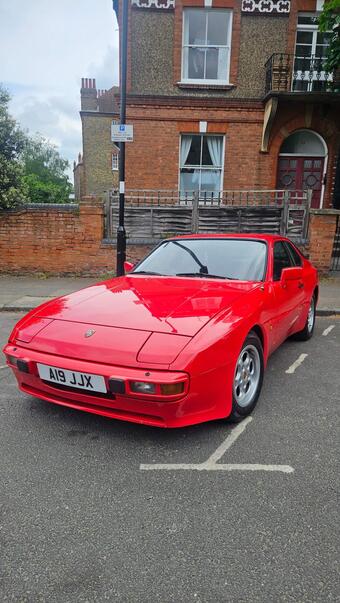 1984 Porsche 9442.5 Lux 2dr