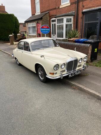 1968 Daimler Sovereign 4.2 4dr