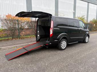 Ford Tourneo Custom Minibus 2.0 320 EcoBlue Titanium Auto L1 Euro 6 (s/s) 5dr