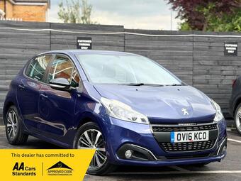Peugeot 208 Hatchback 1.2 PureTech XS White Euro 6 5dr
