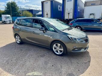 Vauxhall Zafira Tourer MPV 2.0 CDTi Elite Nav Euro 6 (s/s) 5dr