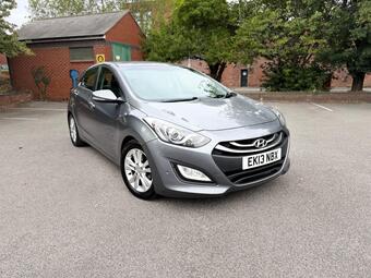 Hyundai i30 Hatchback 1.6 CRDi Blue Drive Style Nav Euro 5 (s/s) 5dr