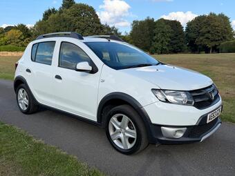 Dacia Sandero Stepway Hatchback 1.5 dCi Laureate Euro 5 5dr