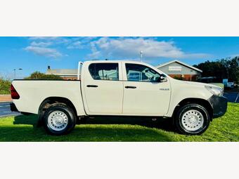 Toyota Hilux Pickup 2.4 D-4D Active 4WD Euro 6 4dr
