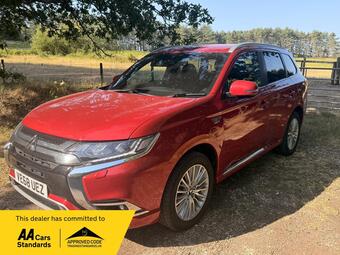 Mitsubishi Outlander SUV 2.4h TwinMotor 13.8kWh 4h CVT 4WD Euro 6 (s/s) 5dr
