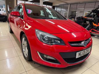 Vauxhall Astra Hatchback 1.6 16v SRi Euro 5 5dr