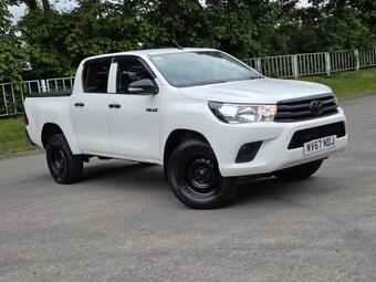 Toyota Hilux Pickup 2.4 D-4D Active 4WD Euro 6 4dr (3.5t)