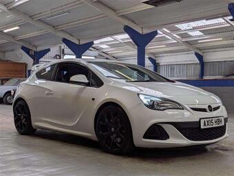 Vauxhall Astra GTC Coupe 2.0T VXR Euro 5 (s/s) 3dr