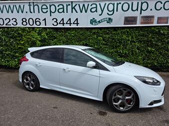 Ford Focus Hatchback 2.0T EcoBoost ST-3 Euro 5 (s/s) 5dr
