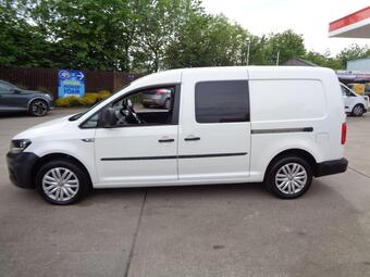 Volkswagen Caddy Maxi Combi Van 2.0 TDi C20 Maxi FWD 5dr (Window)