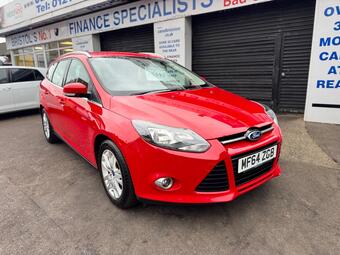 2014 FORD POPULAR FORD FOCUS 1.6 TDCI TITANIUM NAVIGATOR FINISHED IN METALLIC RED..................COMES WITH HANDSFREE... photo