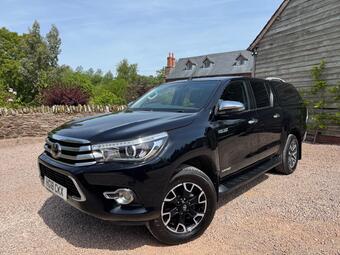 Toyota Hilux Pickup 2.4 D-4D Invincible X Auto 4WD Euro 6 (s/s) 4dr (TSS, 3.5t)