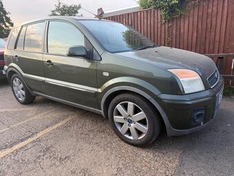Ford Fusion Hatchback 1.6 Plus 5dr