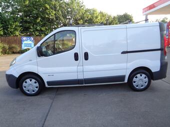 Renault Trafic Panel Van 2.0 dCi SL29 L1 H1 4dr (Phase 3)