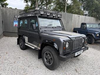 Land Rover Defender 90 SUV 2.5 TD5 Station Wagon 3dr Tomb Raider