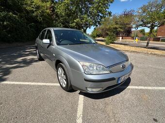 Ford Mondeo Hatchback 1.8 Silver 5dr