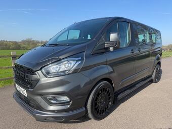 Ford Tourneo Custom Minibus 2.0 320 EcoBlue Titanium Auto L2 Euro 6 (s/s) 5dr