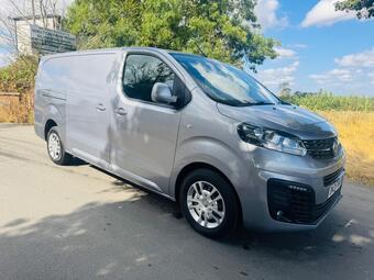 Vauxhall Vivaro Panel Van 2.0 Turbo D 3100 Sportive L2 H1 Euro 6 (s/s) 5dr