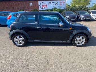 2009 hatch 1.4 first euro 4 3dr 39 photos  hatch 1.4 first euro 4 3dr new mot + ulez free+low... photo