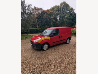 2013 Fiat Doblo 1.3 JTD MultiJetII 16v Maxi L2 H1 4dr 12 Photos photo