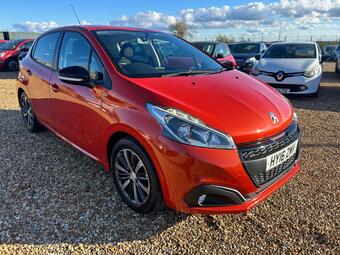 Peugeot 208 Hatchback 1.2 PureTech XS White Euro 6 5dr