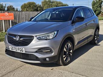 Vauxhall Grandland X SUV 1.2 Turbo SRi Nav Auto Euro 6 (s/s) 5dr