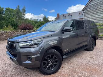 Toyota Hilux Pickup 2.8 D-4D Invincible X Auto 4WD Euro 6 (s/s) 4dr